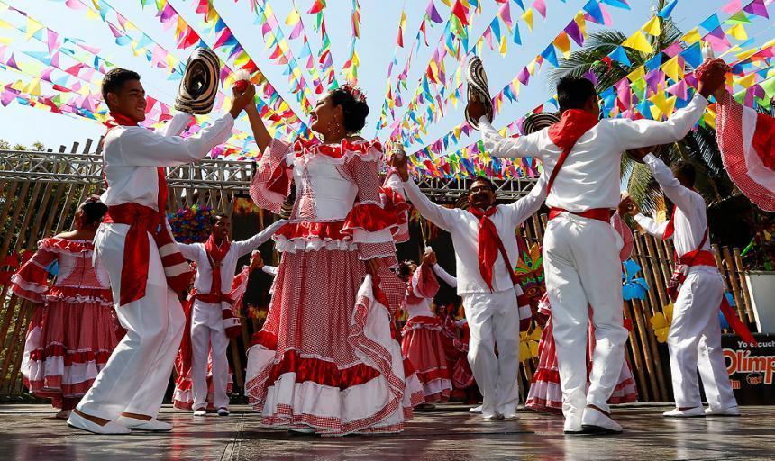 Bailes típicos de colombia por regiones.